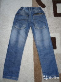 Джинсы фирменные д/м р.122-128  3 пары,новые+идеал