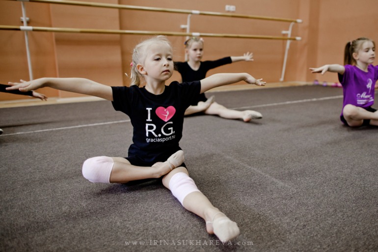 Тренировка по художественной гимнастике. Часть 1.