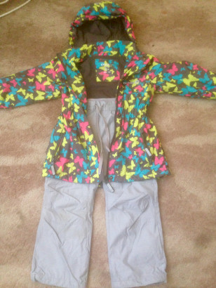 манго кидс курточка3/4 года , костюм крокид 98/104, состояние на 5 ..