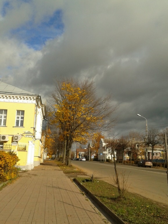 Осенняя прогулка по уездному городу