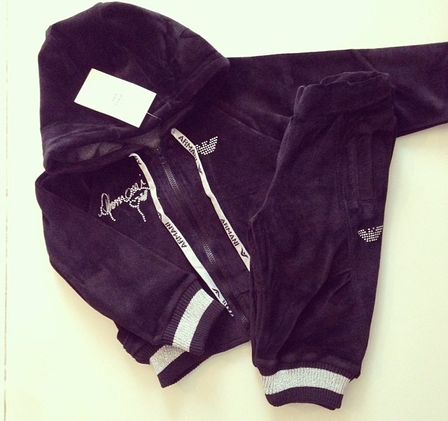 Новый Armani 3 года, рост до 100 см,4000.