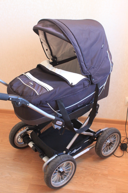Продам Emmaljunga city cross plus korg 18000. Добавила реальные фото.
