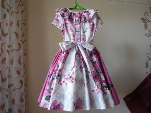 Платье детское из бруснично-розового купона