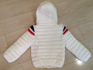 Курточка moncler