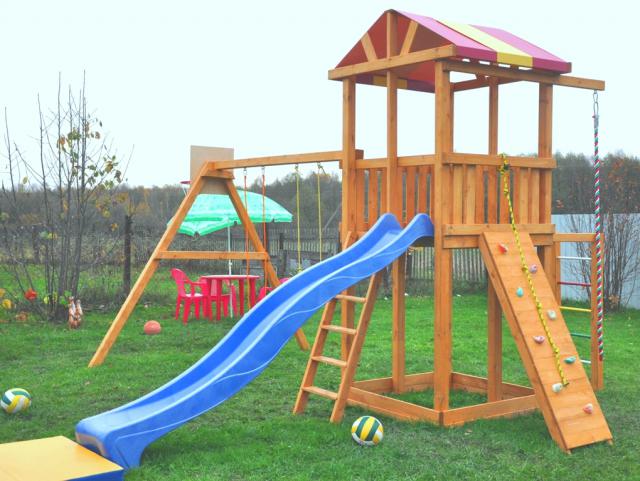 Деревянный игровой комплекс