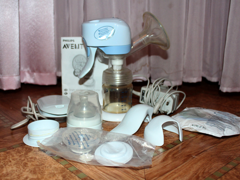 Продаю Электронный молокоотсос Philips Avent + Подарки, 2500р
