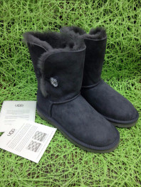 УГГИ (UGG)