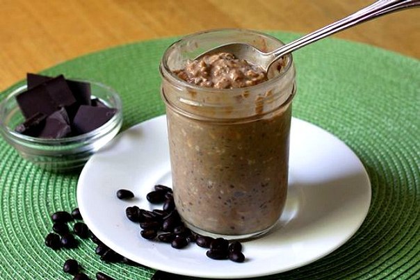 САМАЯ ВКУСНАЯ ЛЕНИВАЯ ОВСЯНКА В БАНКЕ: здоровый быстрый завтрак, который не надо готовить.