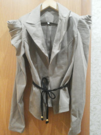 Пиджак светлый новый