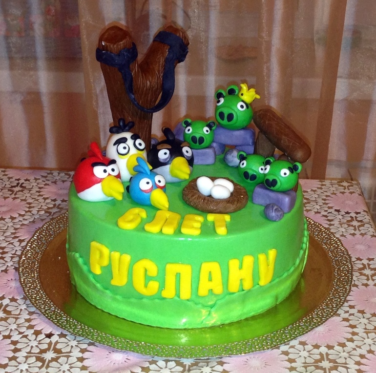 первый тортик со злыми птичками:)))