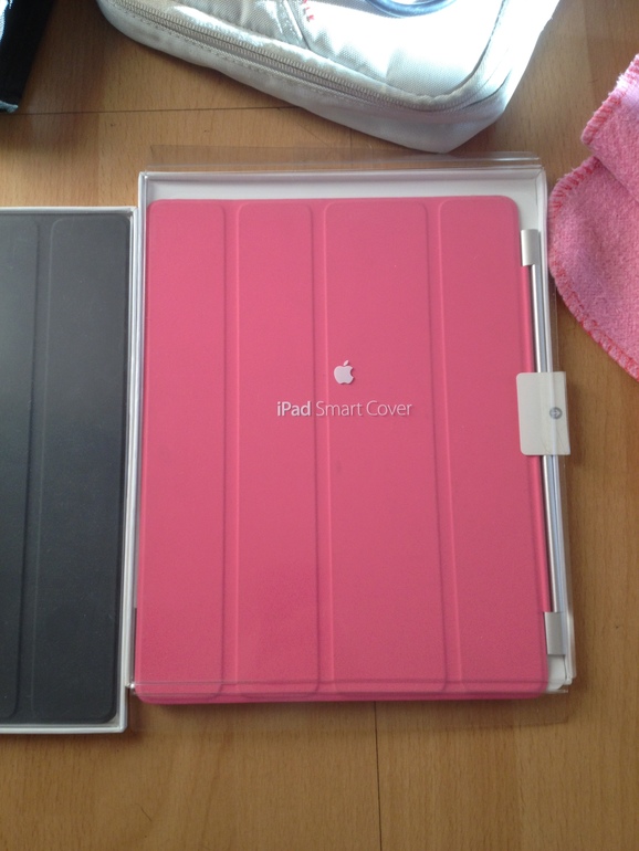 Продаю защитный магнитный чехол на iPad - 300 рублей