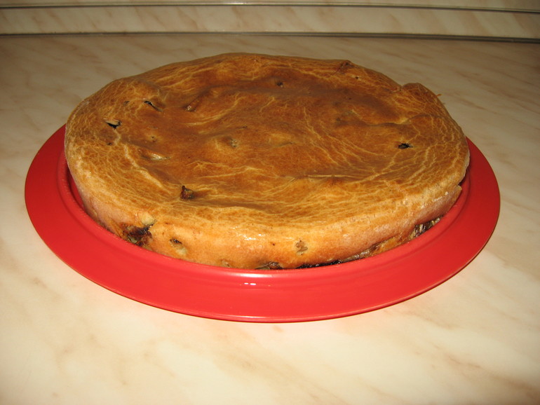 Рыбный заливной пирог с картошкой.