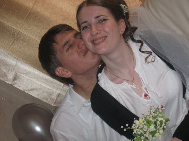 У нас сегодня 5 лет со дня свадьбы.