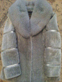 Шуба мутон с воротником из песца