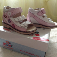 Детские туфли