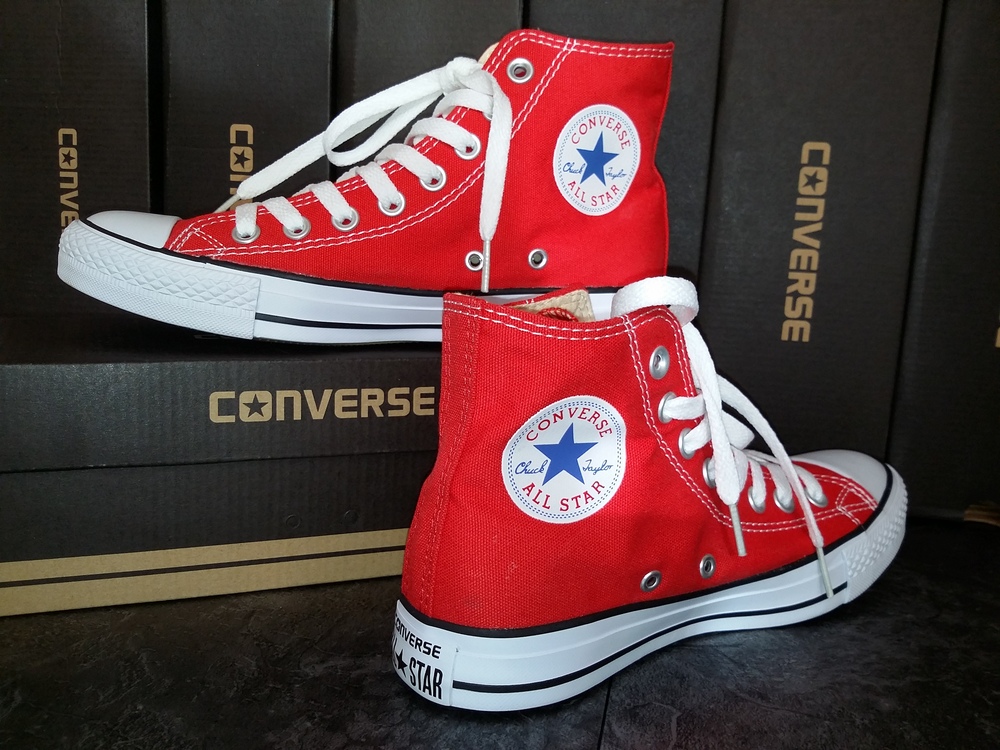 Кеды Converse.