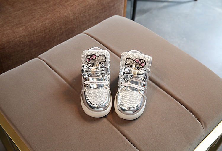 СВЕТЯЩИЕСЯ КРОСЫ (на бат)