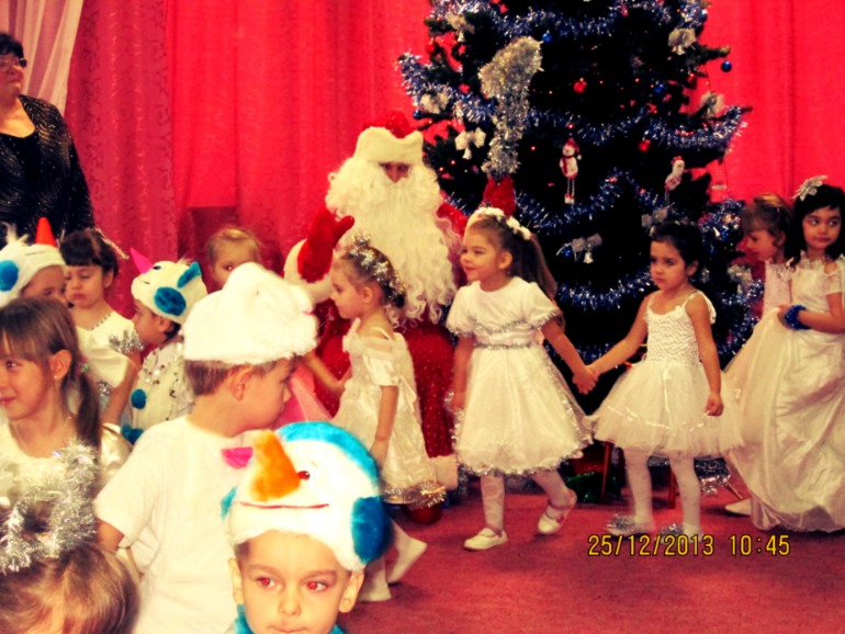 Новогодний утренник в новом садике