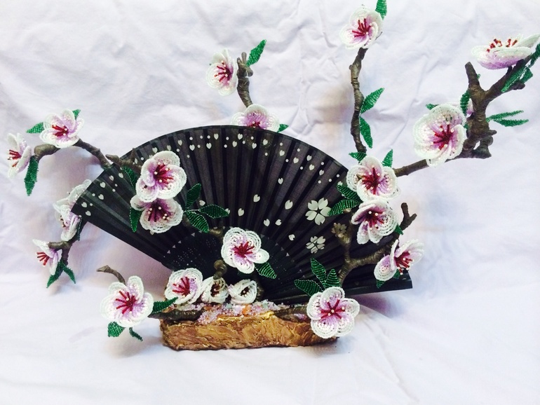 Цветущая сакура по Японским мотивам