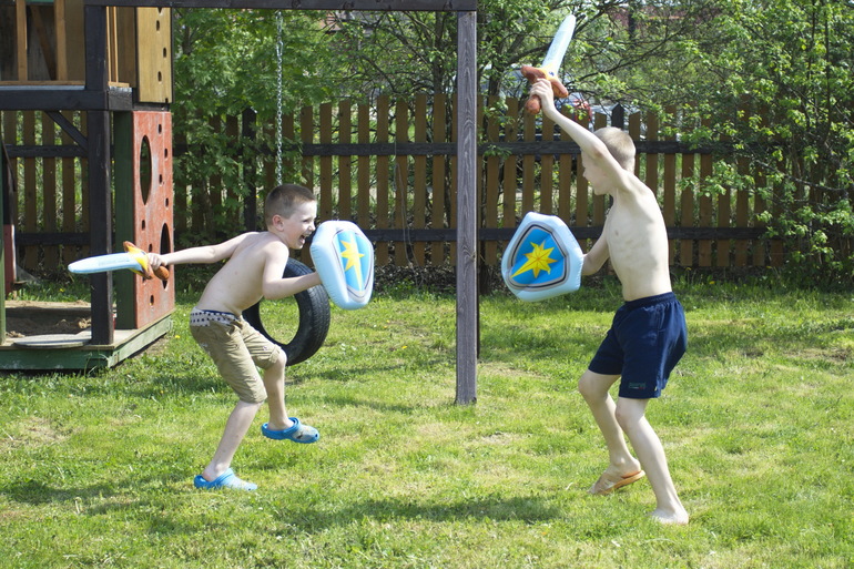 Про надувные мечи