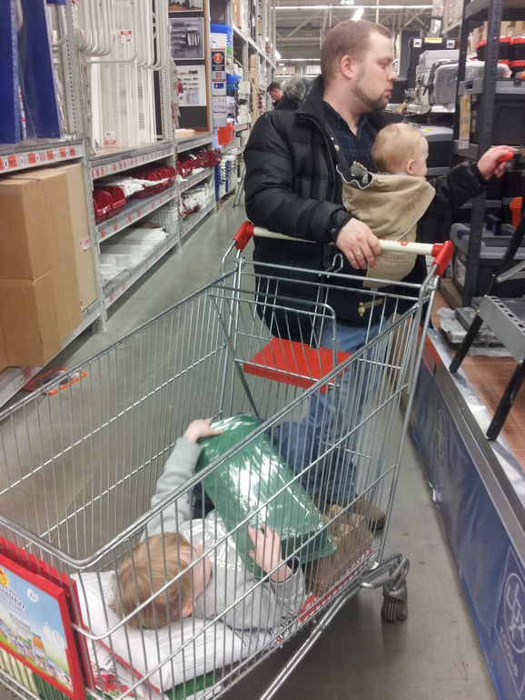 Детки в слинге