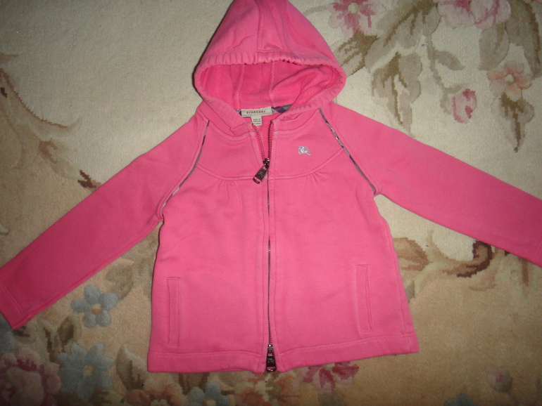 спортивный костюм Burberry р.3 рост.98 900р.