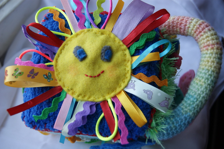 Свяжу Вам развивающие игрушки! Слингобусы, кубики, погремушки, сенсорные мешочки. плюс отзывы о них)))