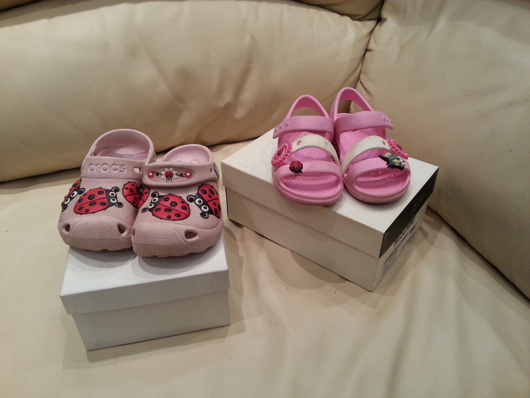 Ботиночки Cherie, 2 пары crocs