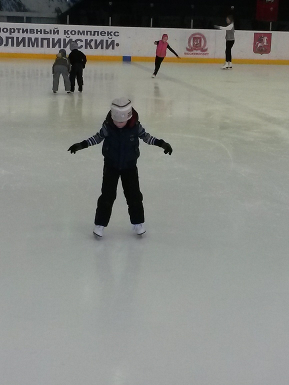 Весна....а мы на каток.