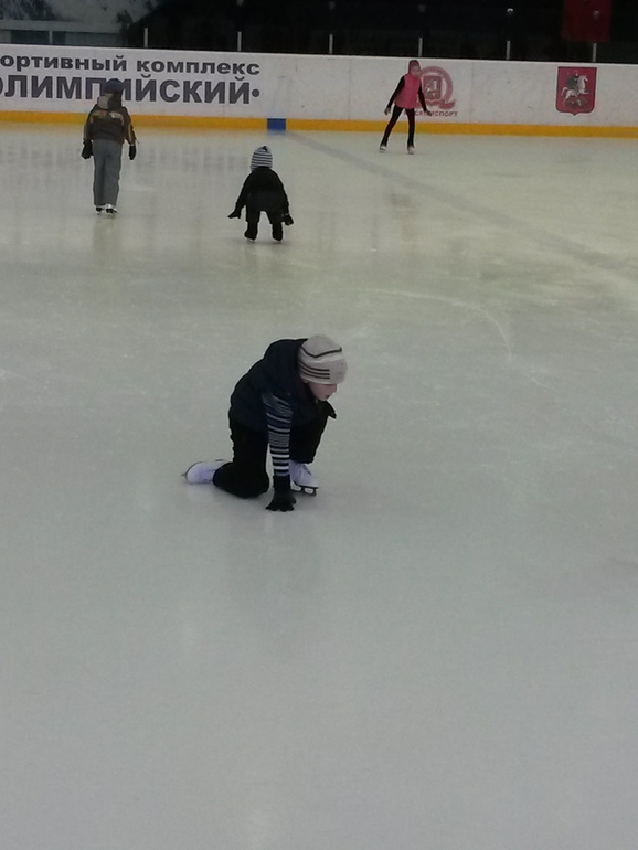 Весна....а мы на каток.