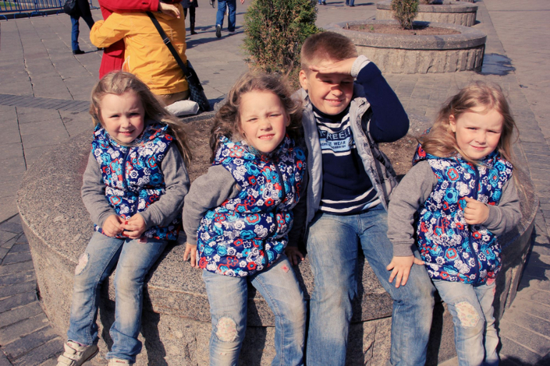 одняшка+ тройняшки - прогулочка по Красной площади