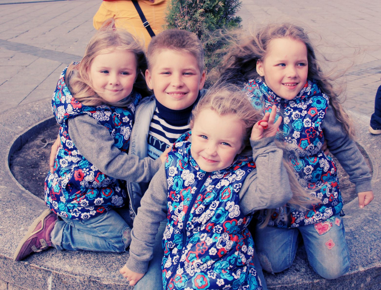 одняшка+ тройняшки - прогулочка по Красной площади