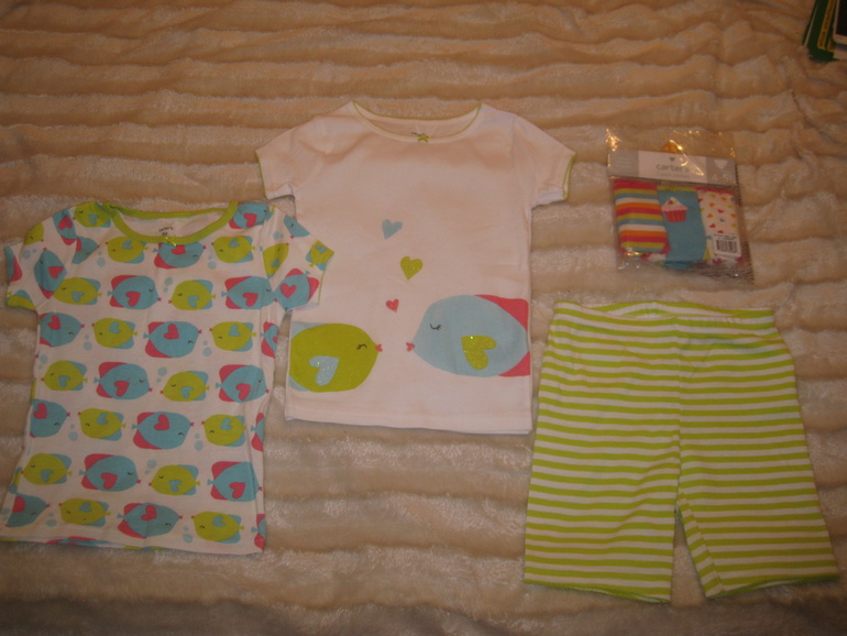 Пижама Новая Carters р-р 5 Т 100% хлопок,3 предмета -700 руб.