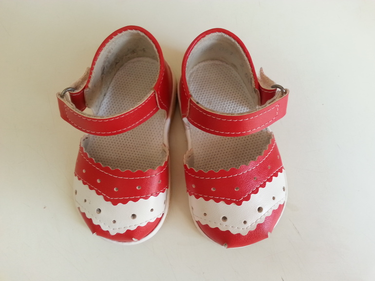 новая и б/у детская обувь в отличном состоянии