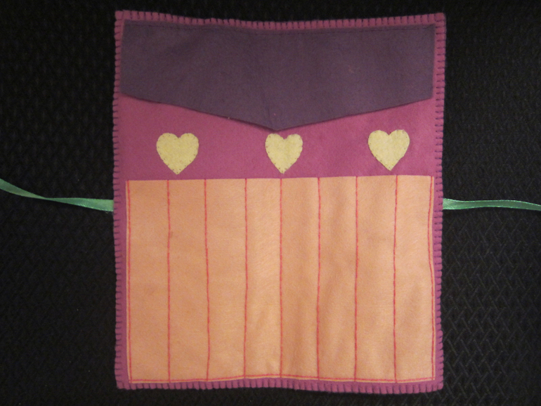 Фиолетовый оргпнайзер для крючков