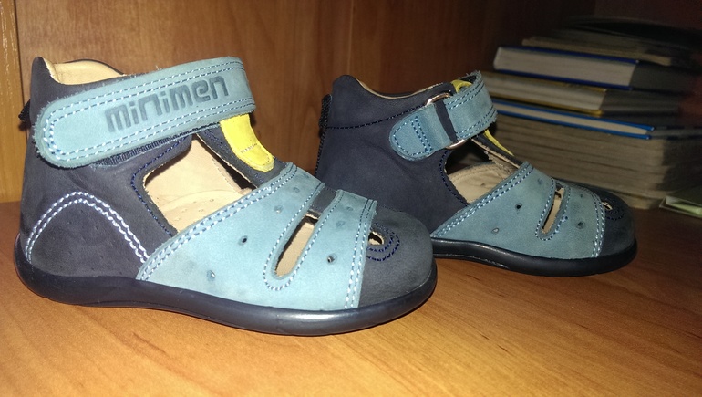 Продам новые сандали 18 размер minimen