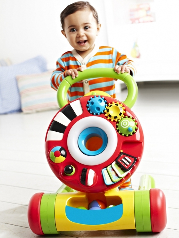 Хочу каталку - ходунки, не могу выбрать. Нам почти год, еще не ходим, все ползаем. Что посоветуете..