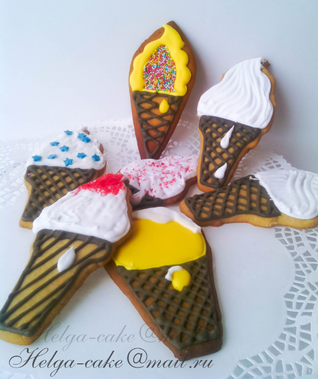 Много-много печенья на детский праздник.