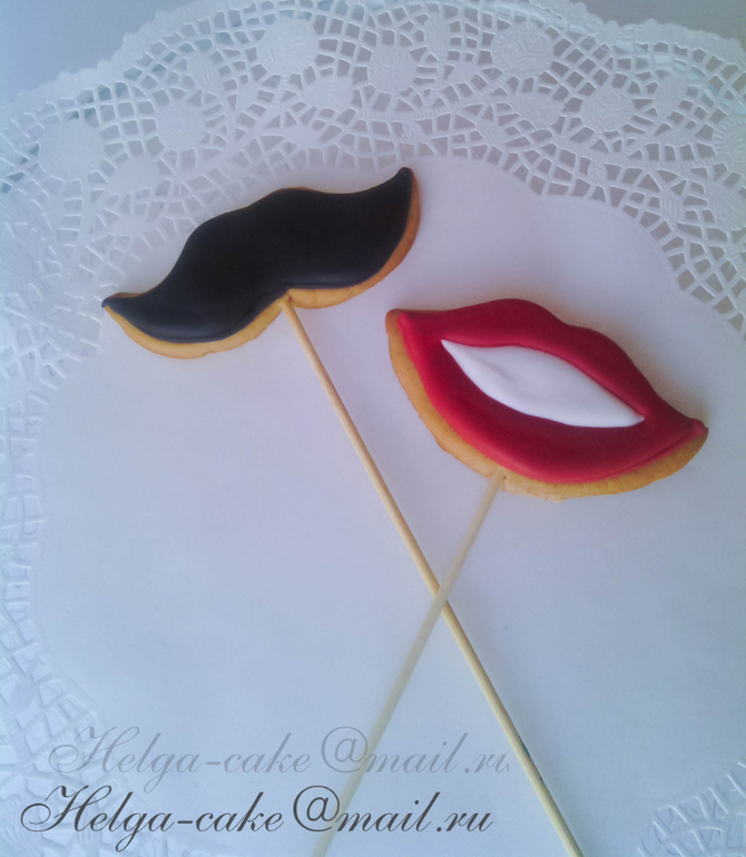 Много-много печенья на детский праздник.