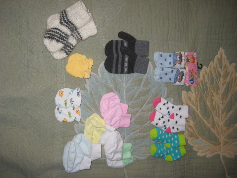 Продам слипы Carters и много другой одежды для малыша от 0 до 4 мес.