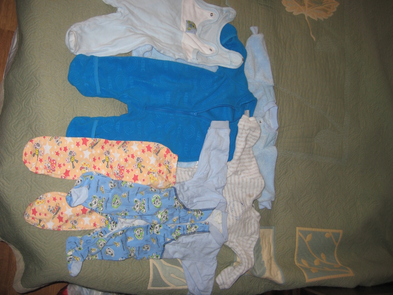 Продам слипы Carters и много другой одежды для малыша от 0 до 4 мес.