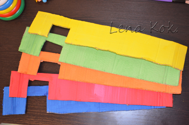 а у нас новая игрушка - трасса для шариков)))