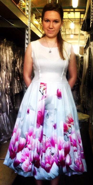 Платьев много не бывает :)