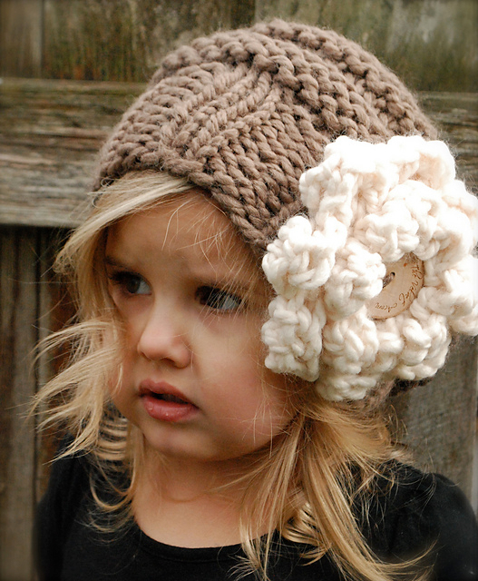 Вязание шапок для девочек