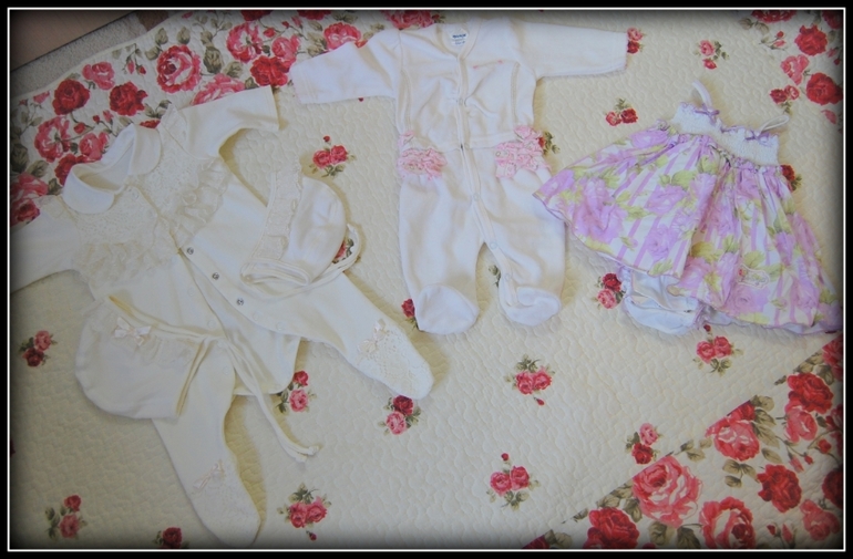 Одежда для девочки от 0 до 6 мес .Цены от 100 рублей)))