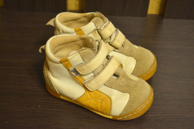 Обувь(сандалики, кроссовки, полуботинки, сапожки) от 18 - 23р-р. Дешево!!!