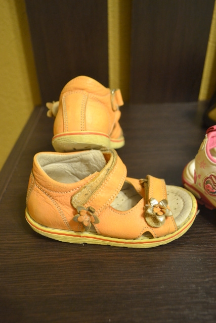 Обувь(сандалики, кроссовки, полуботинки, сапожки) от 18 - 23р-р. Дешево!!!