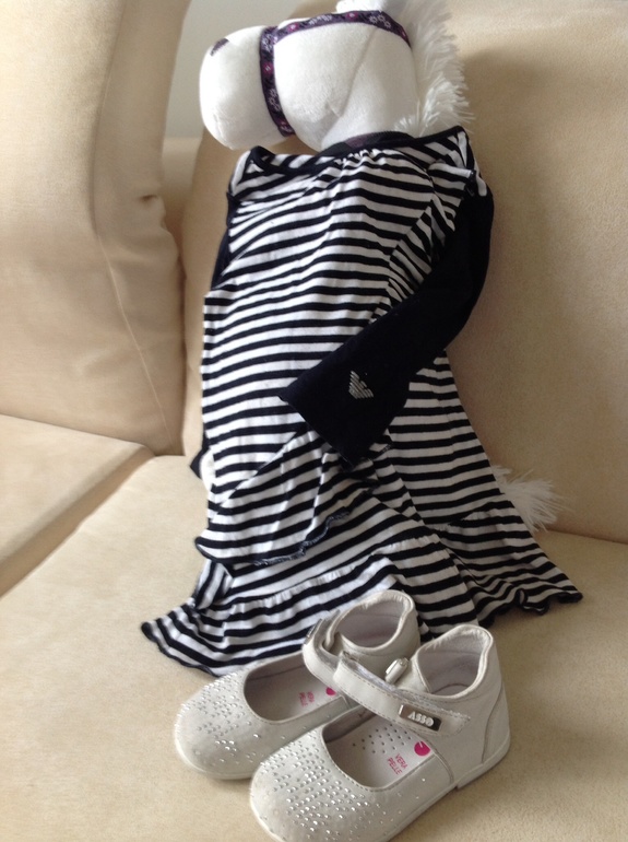 Платье Armani  для девочки от9 м до 1,5 л, нежнейший трикотаж. Б/у 1300 р