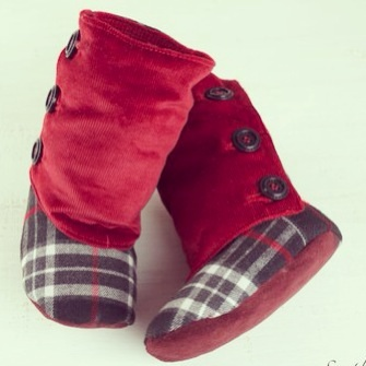 Сапожки на маленькие ножки))