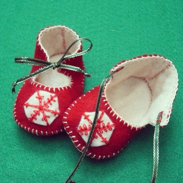 Сапожки на маленькие ножки))